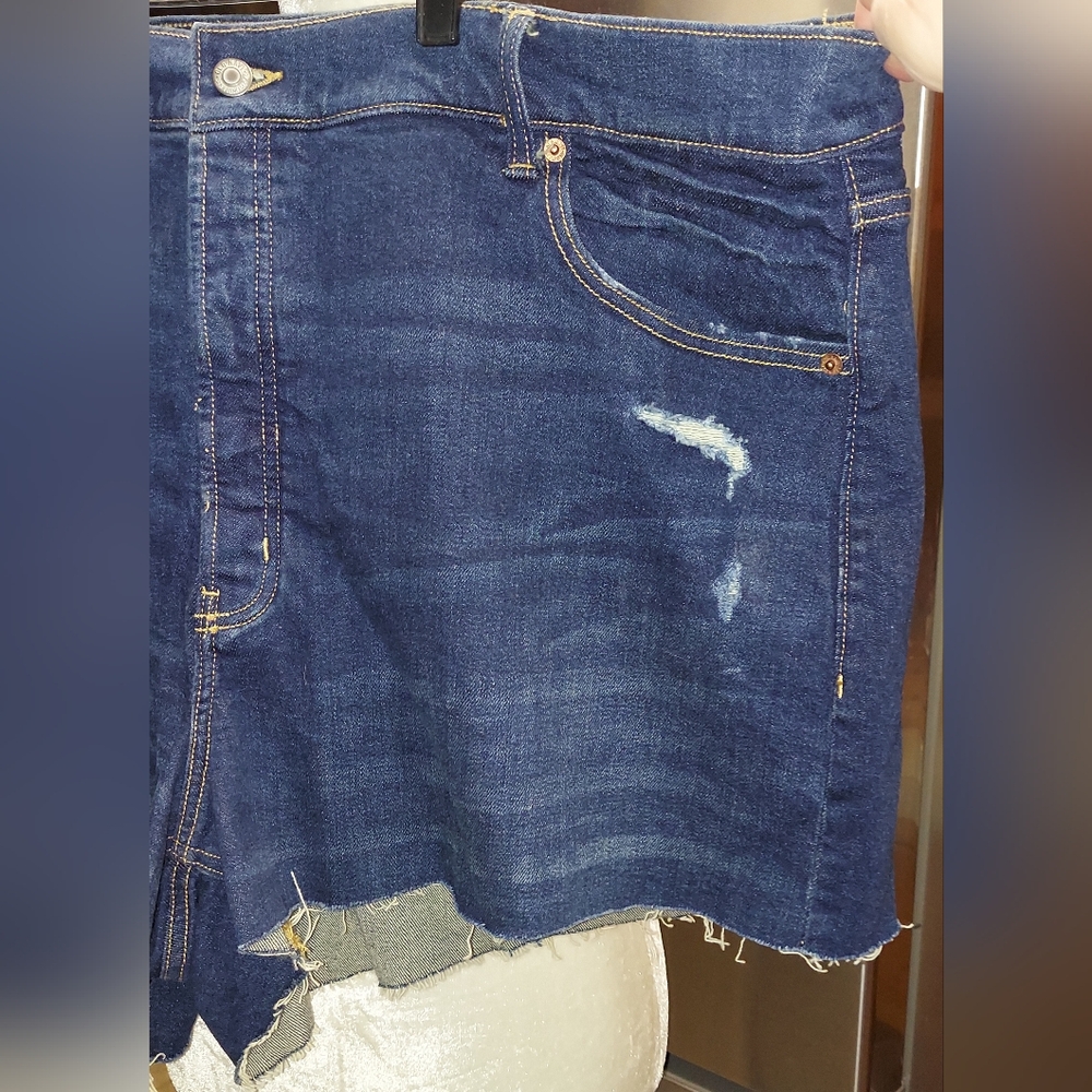 New Without Tags Womans Plus Size Old Navy Denim Jean Shorts in Size 24 - Picture 3 of 7